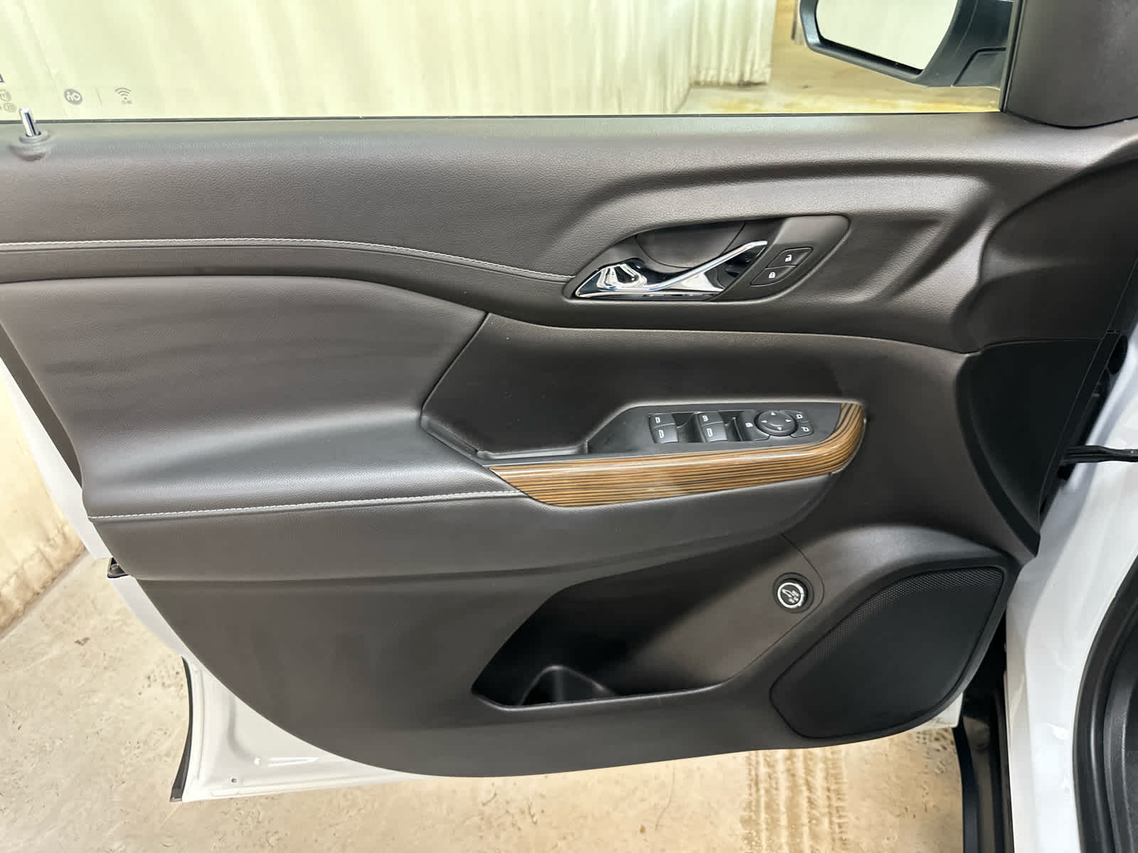 2023 GMC Acadia SLE - Photo 29