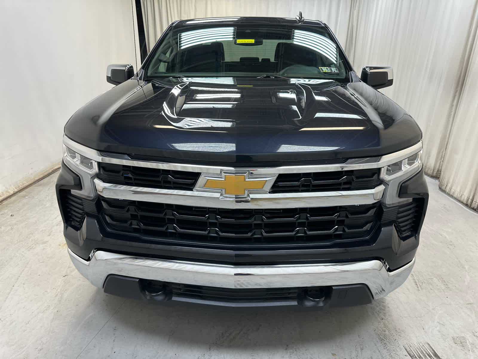 2024 Chevrolet Silverado 1500 LT photo 2