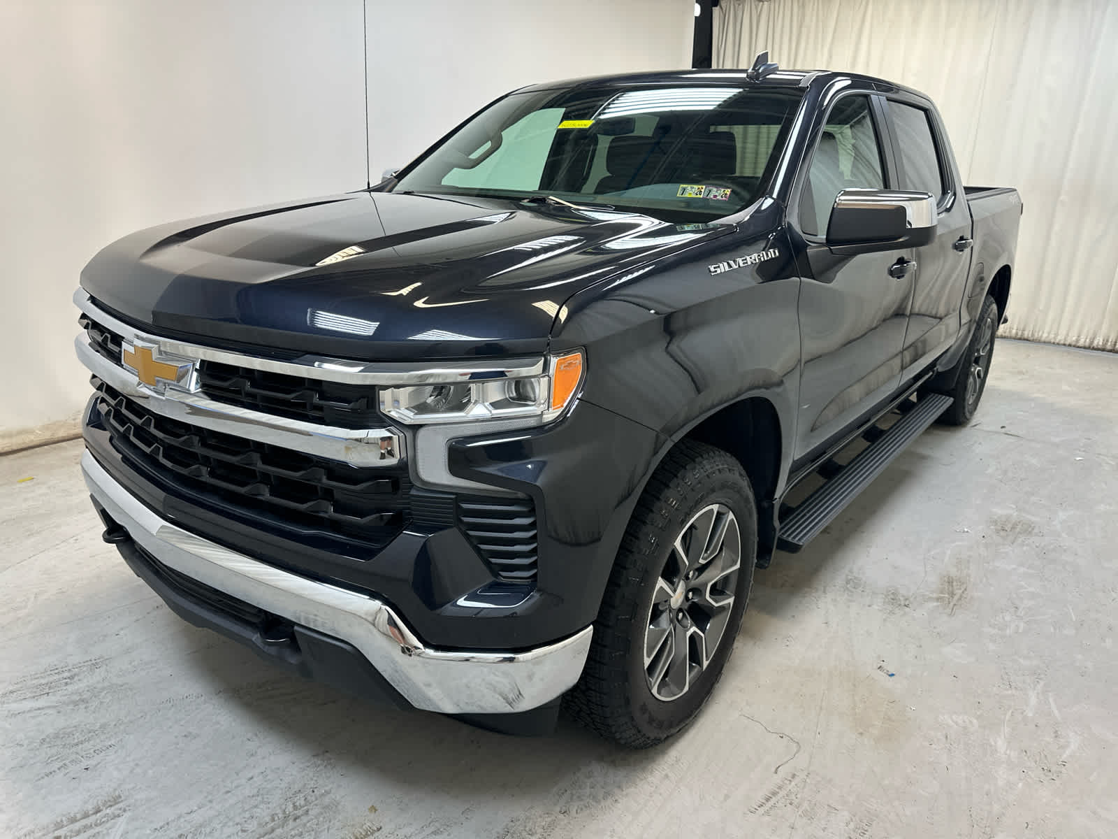 2024 Chevrolet Silverado 1500 LT photo 3