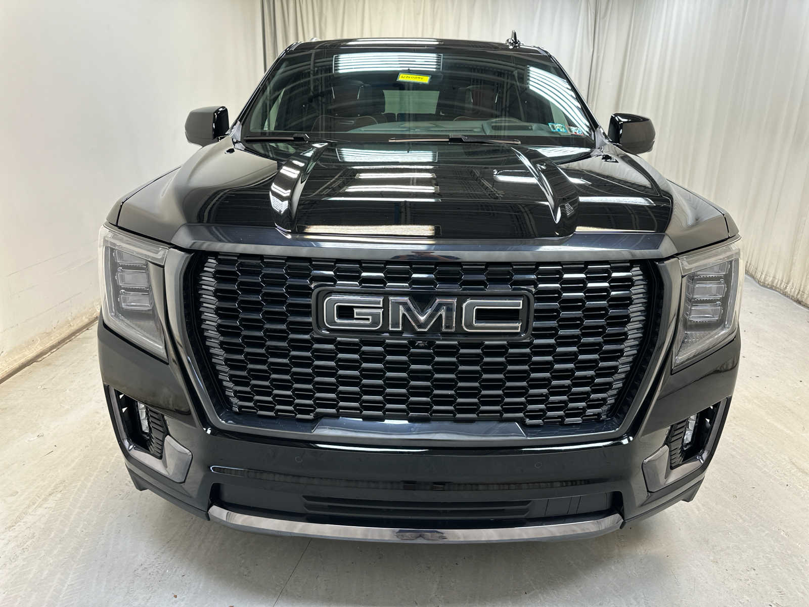 2024 Gmc Yukon Denali Ultimate photo 2