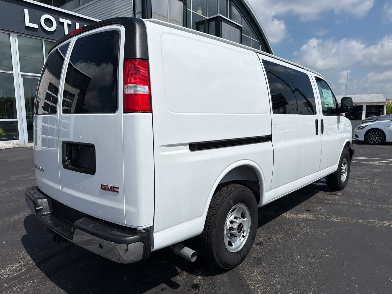 2025 GMC Savana Cargo Work Van - Photo 13