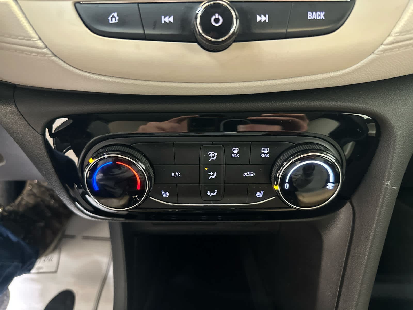 2023 Buick Encore GX Preferred - Photo 17