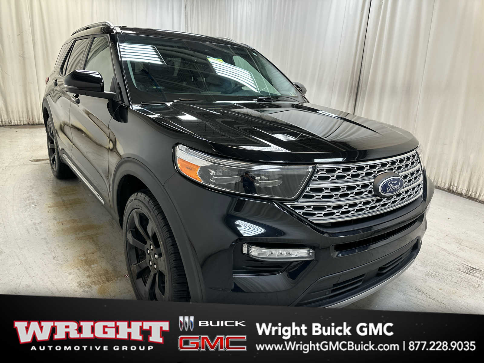 2022 Ford Explorer Limited's photo