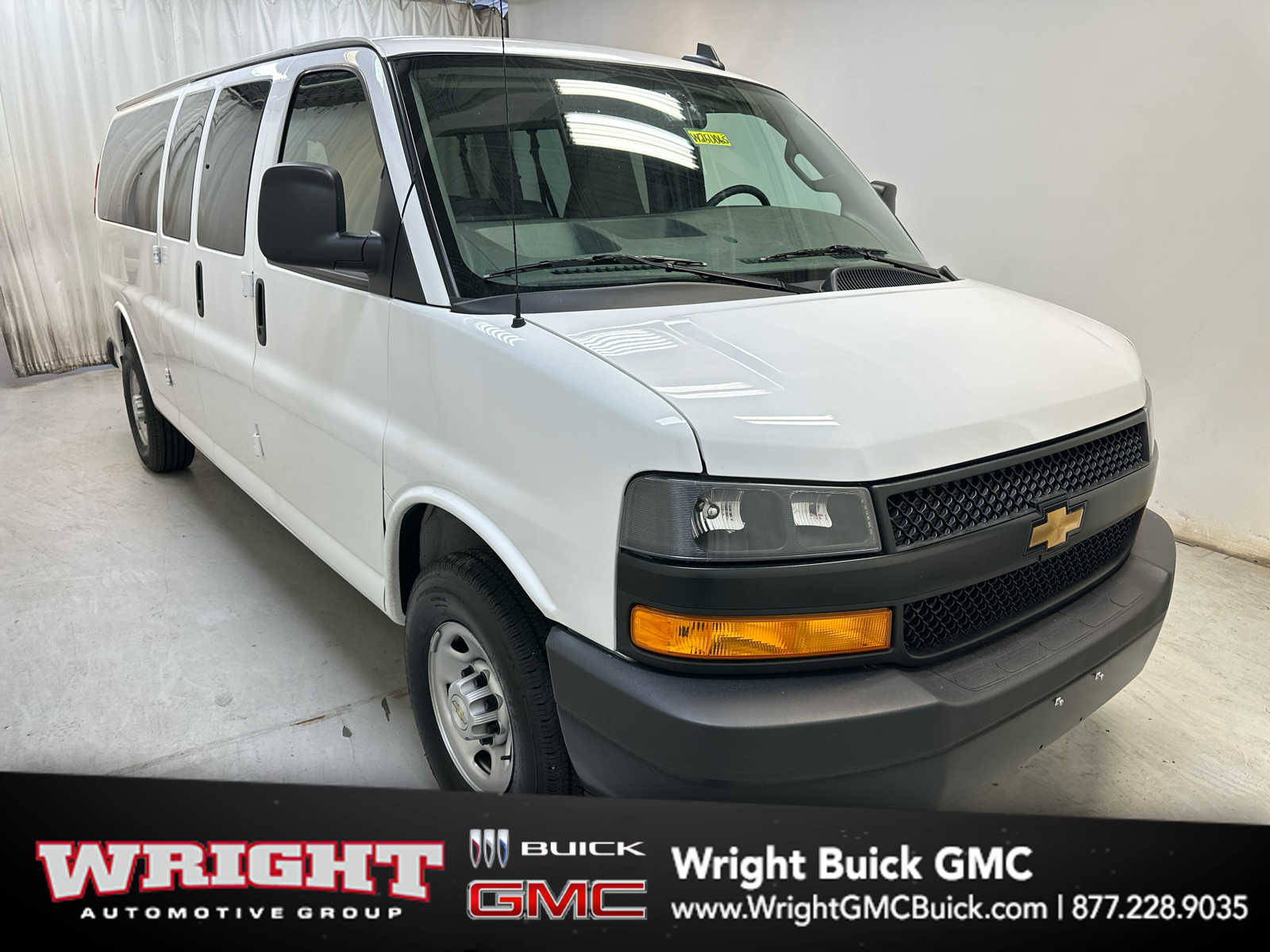 2025 Chevrolet Express Passenger LS's photo