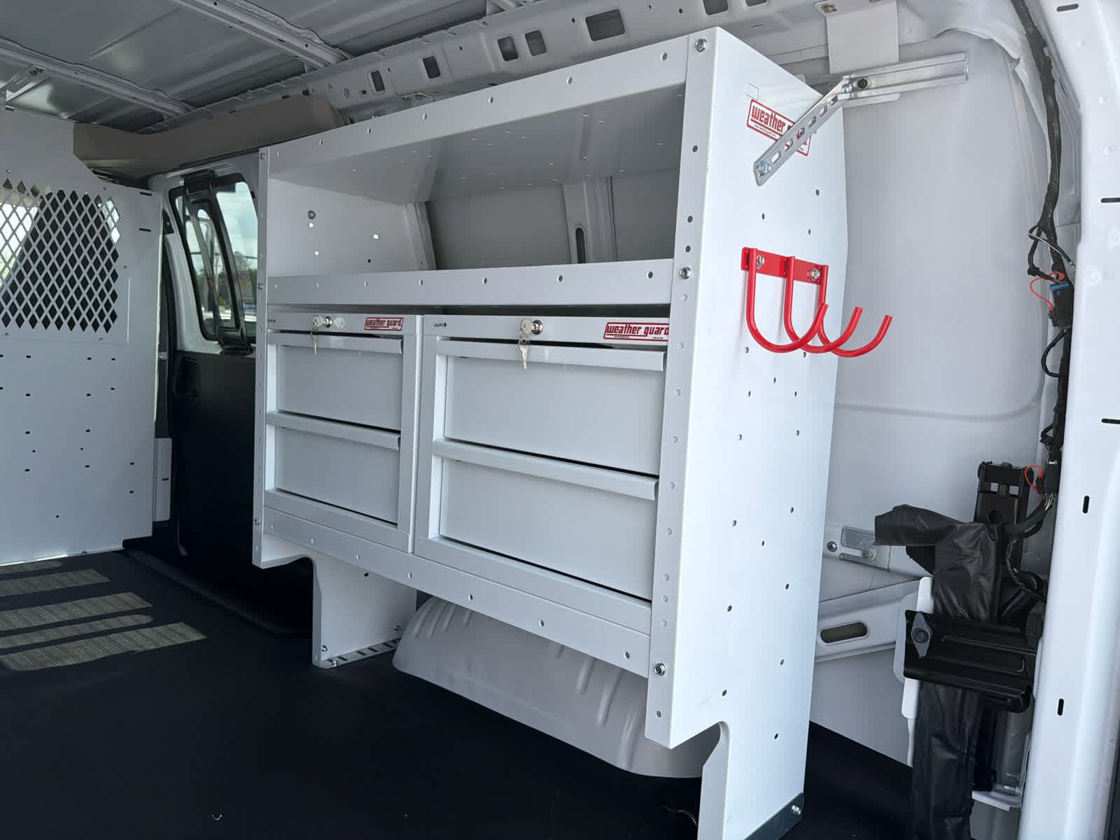 2025 GMC Savana Cargo Work Van - Photo 7