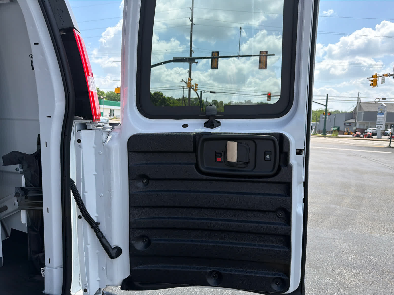 2025 GMC Savana Cargo Work Van - Photo 24