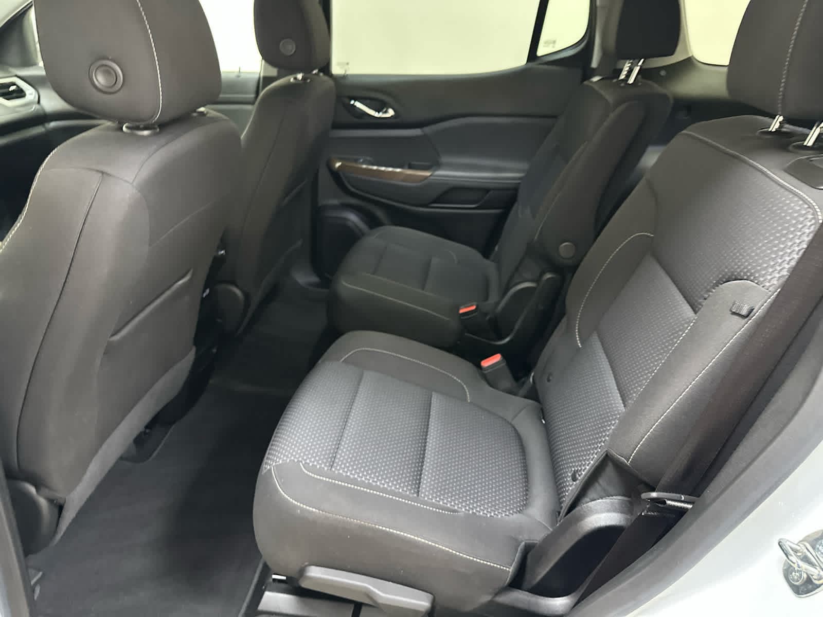 2023 GMC Acadia SLE - Photo 18