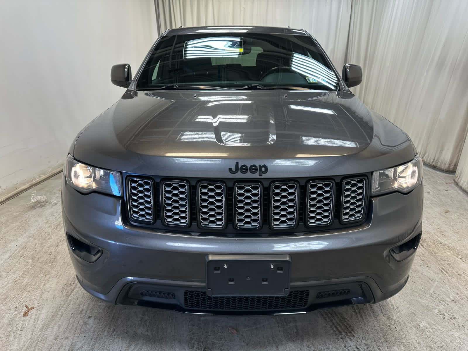 2020 Jeep Grand Cherokee Altitude photo 2