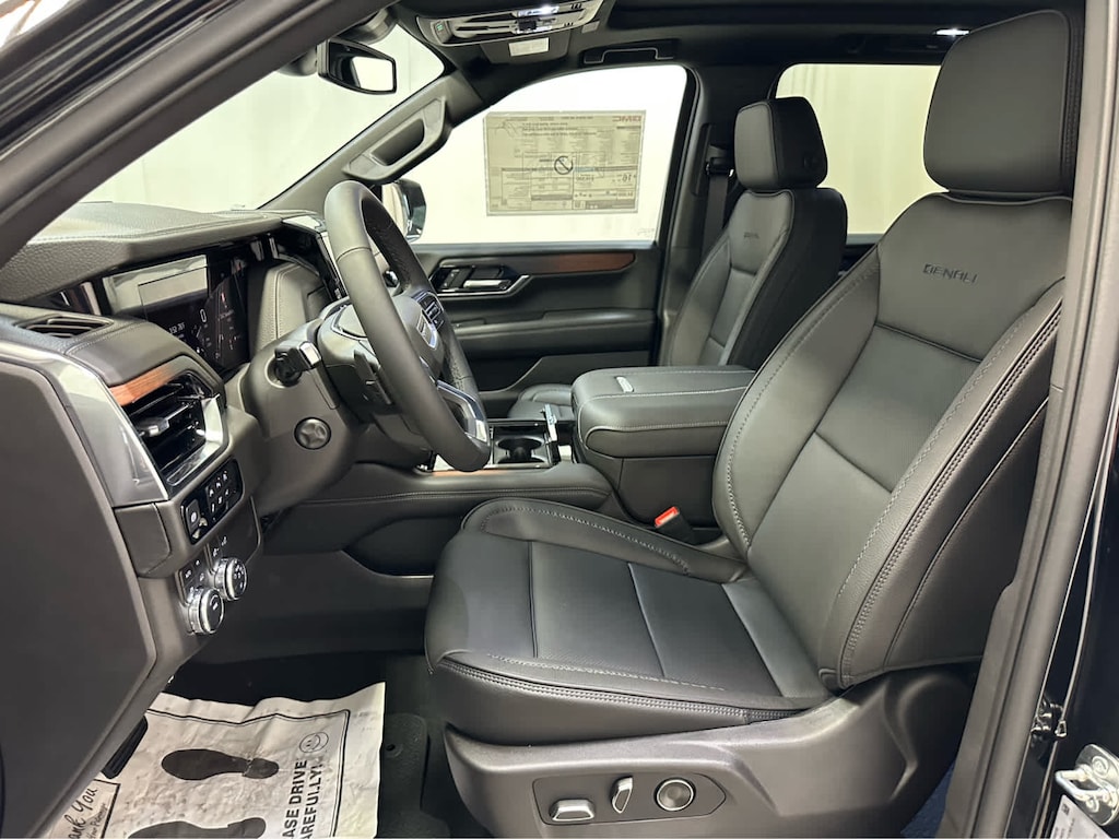 New 2025 GMC Yukon XL Denali SUV