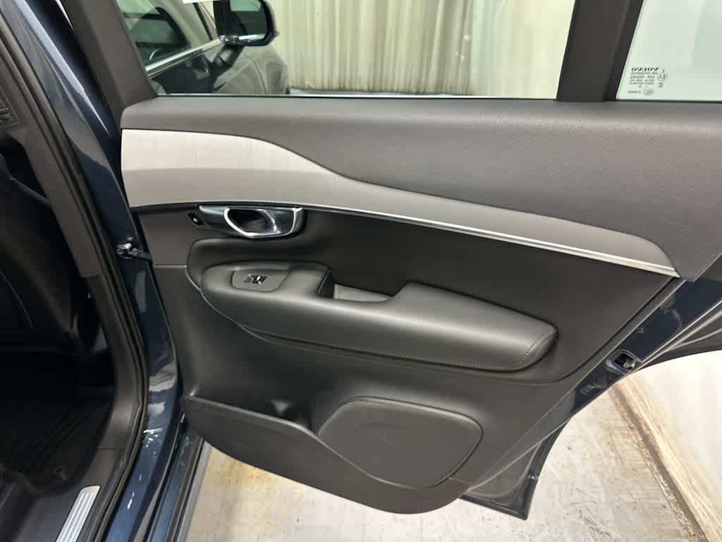 2023 Volvo XC90 Core - Photo 30