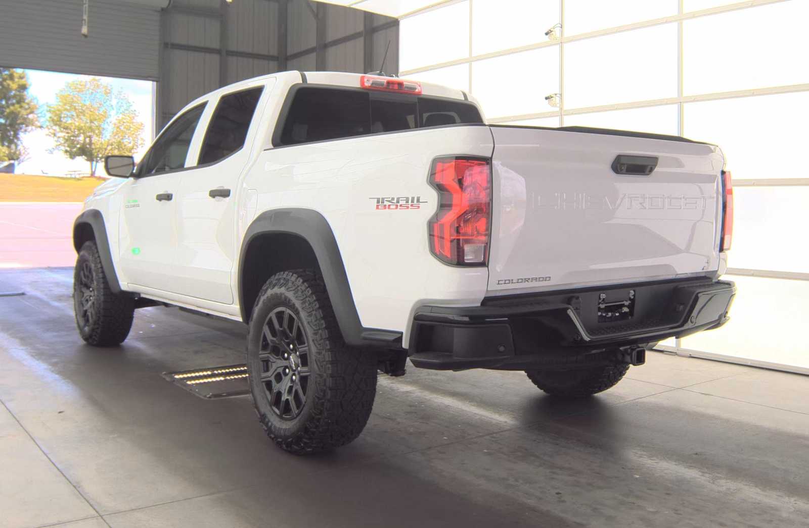 2025 Chevrolet Colorado Trail Boss photo 2