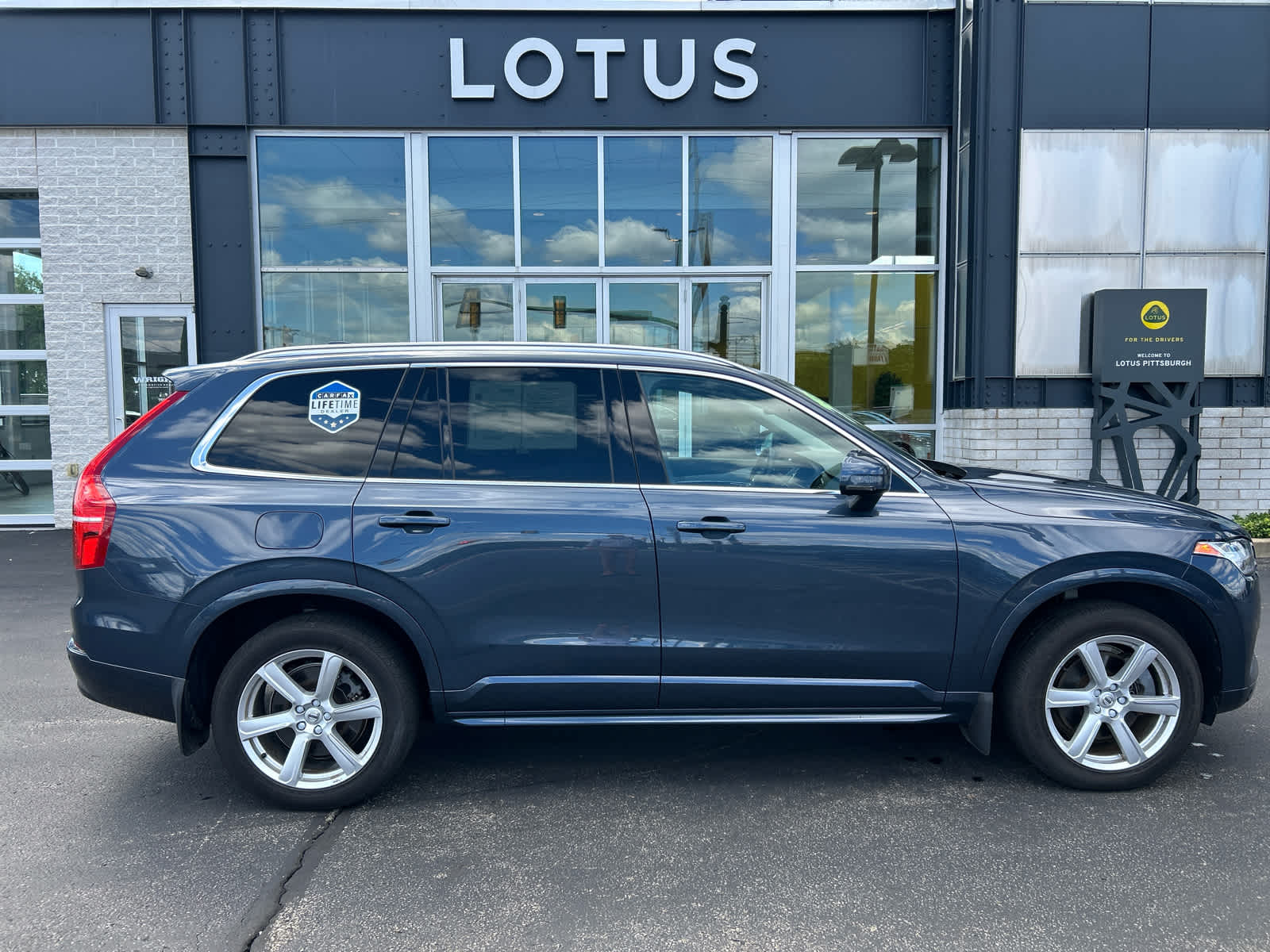 2023 Volvo XC90 Core - Photo 12