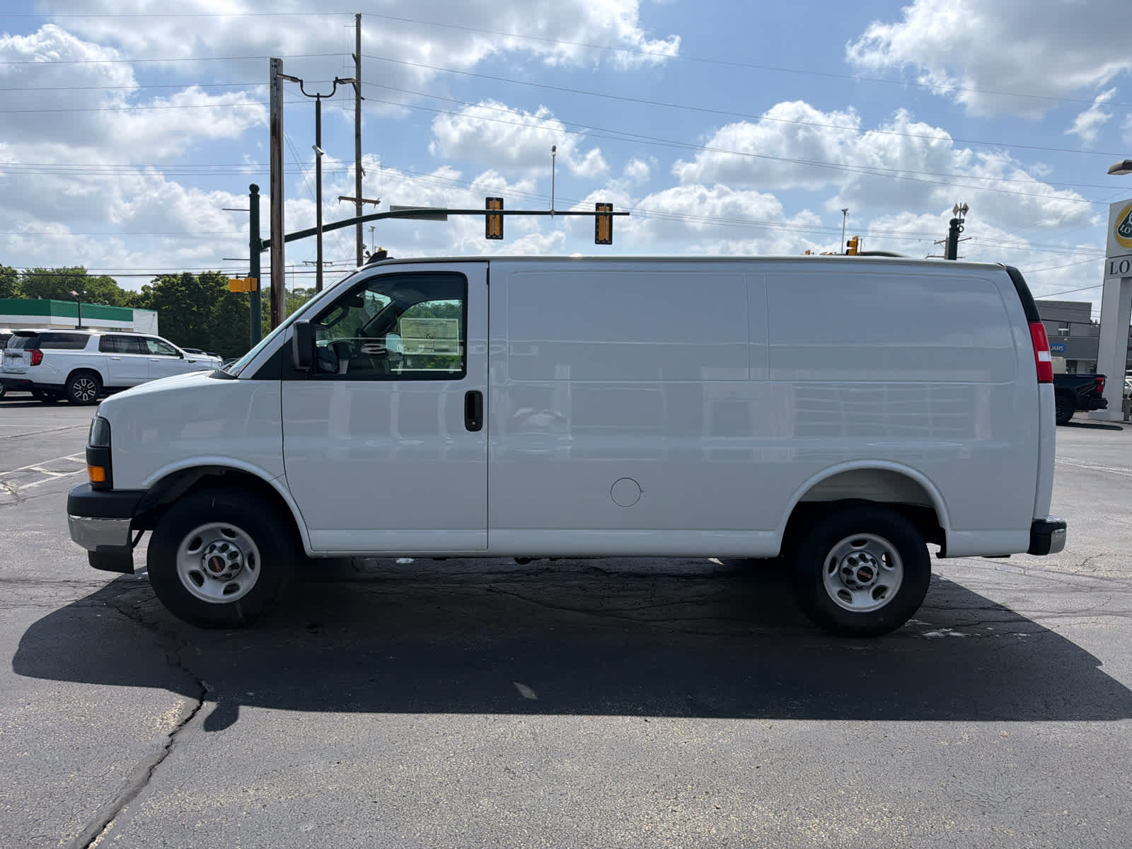 2025 GMC Savana Cargo Work Van - Photo 10