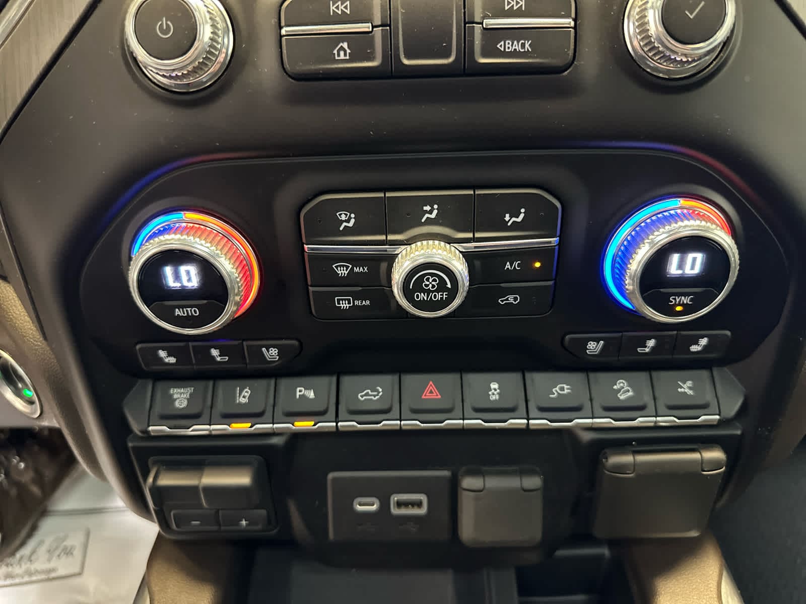2023 GMC Sierra 3500 Denali HD Denali - Photo 18