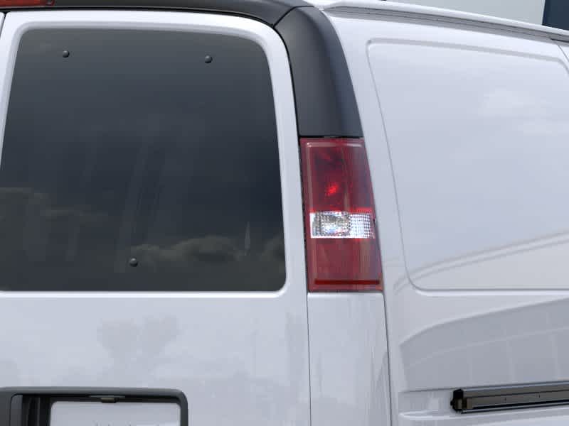 2025 GMC Savana Cargo Work Van - Photo 37