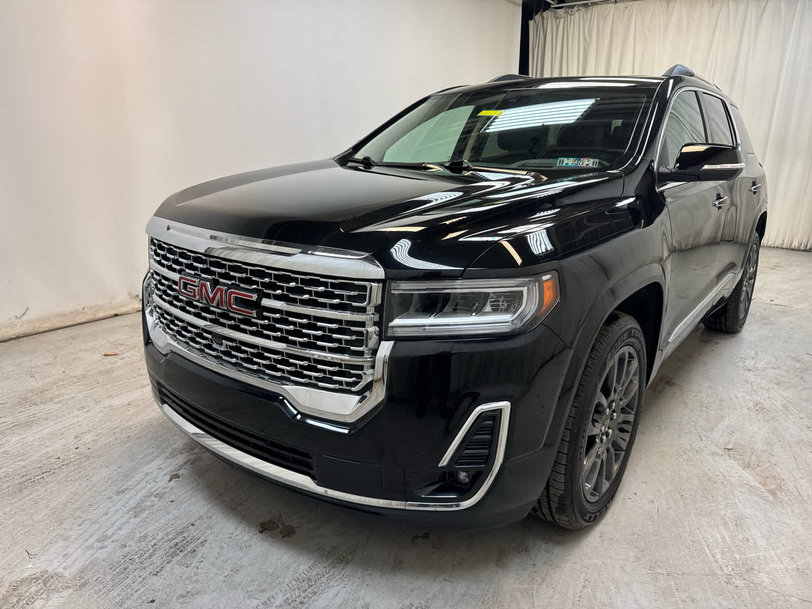 2023 Gmc Acadia Denali photo 3