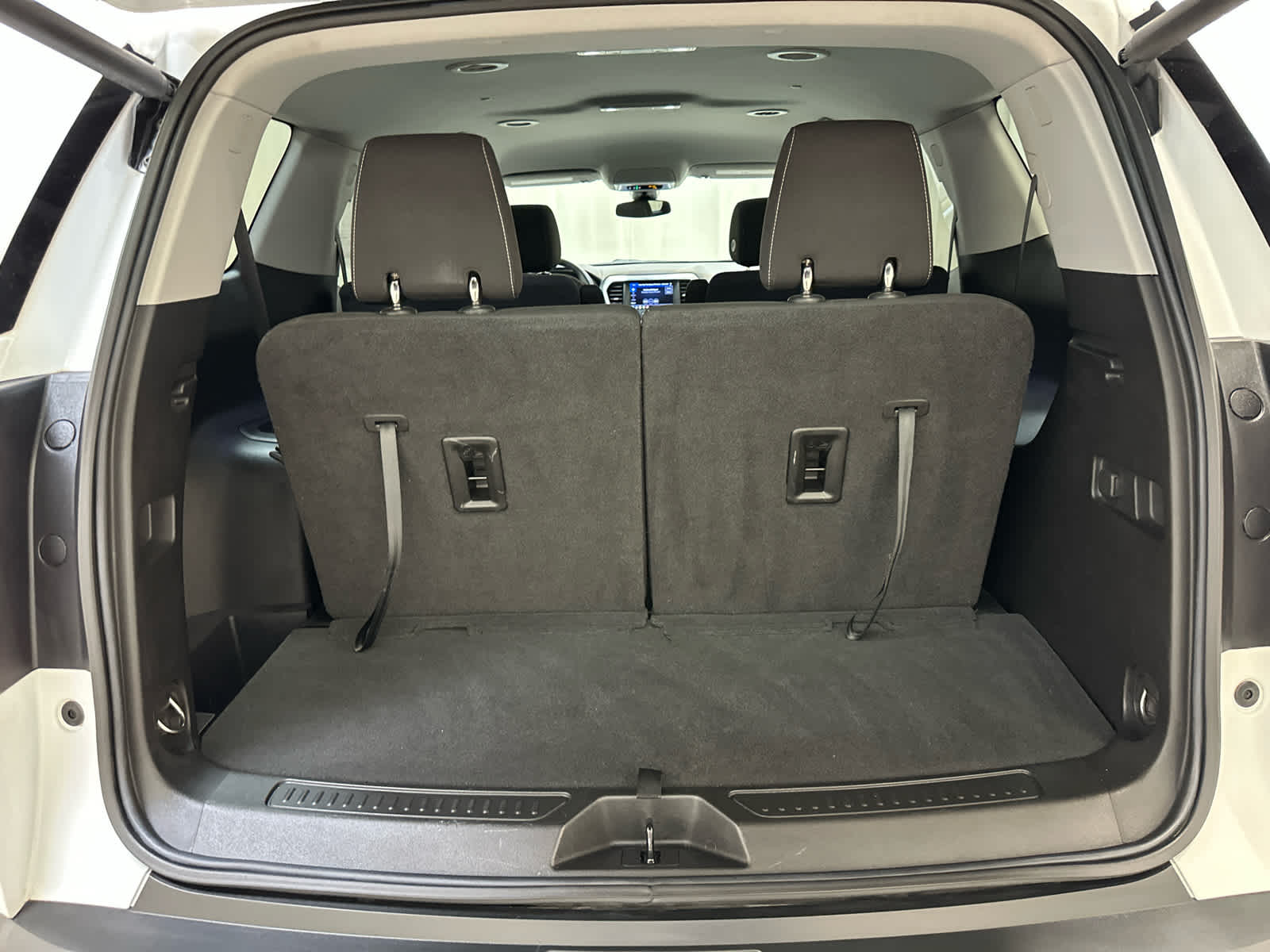 2023 GMC Acadia SLE - Photo 25