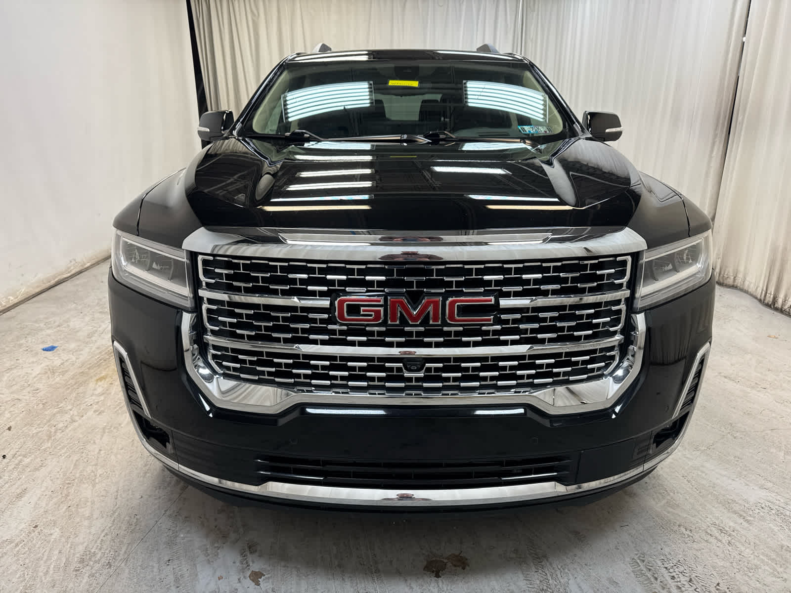 2023 Gmc Acadia Denali photo 2