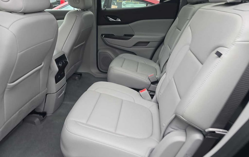 Used 2023 GMC Acadia SLT SUV