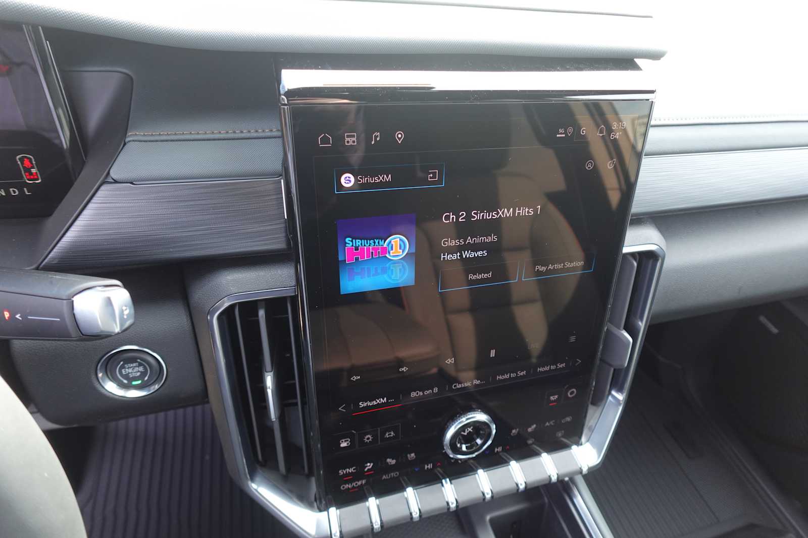 2026 GMC Acadia AT4 - Photo 18