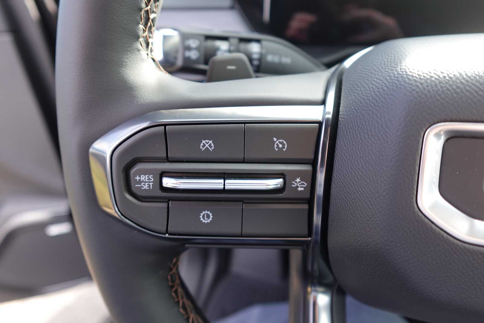 2026 GMC Acadia AT4 - Photo 14