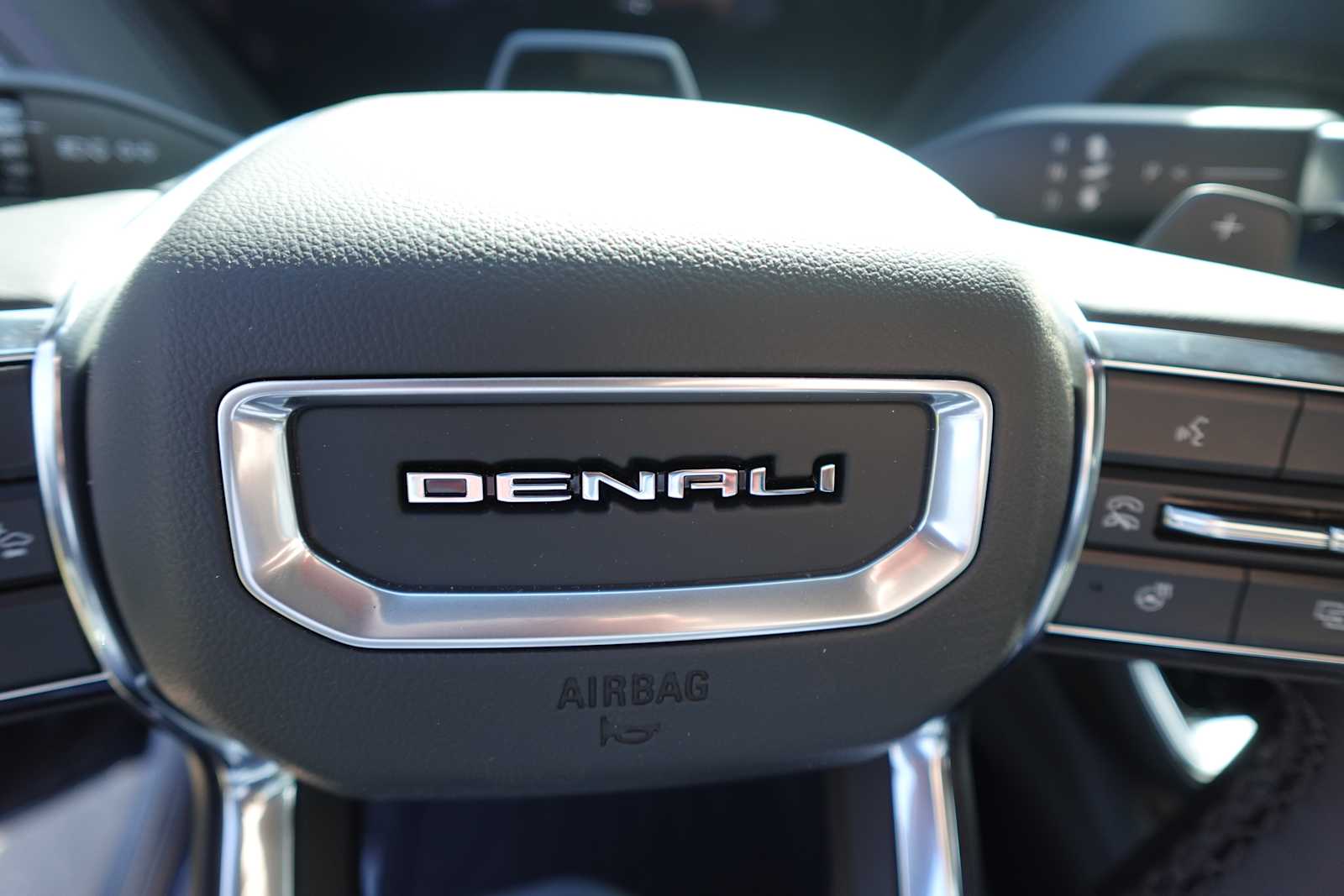 2026 GMC Yukon Denali - Photo 16