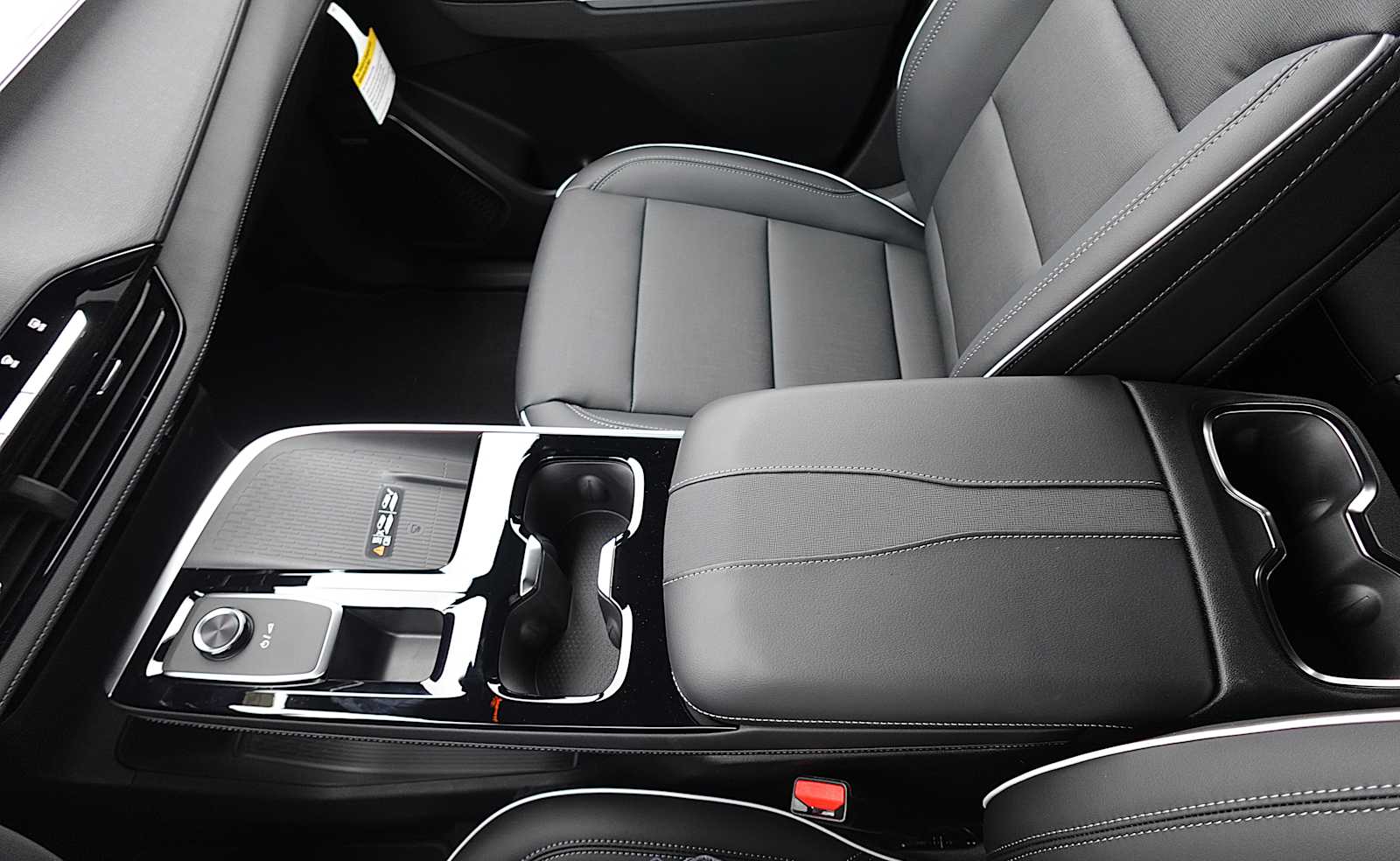 2025 Buick Enclave Preferred - Photo 24