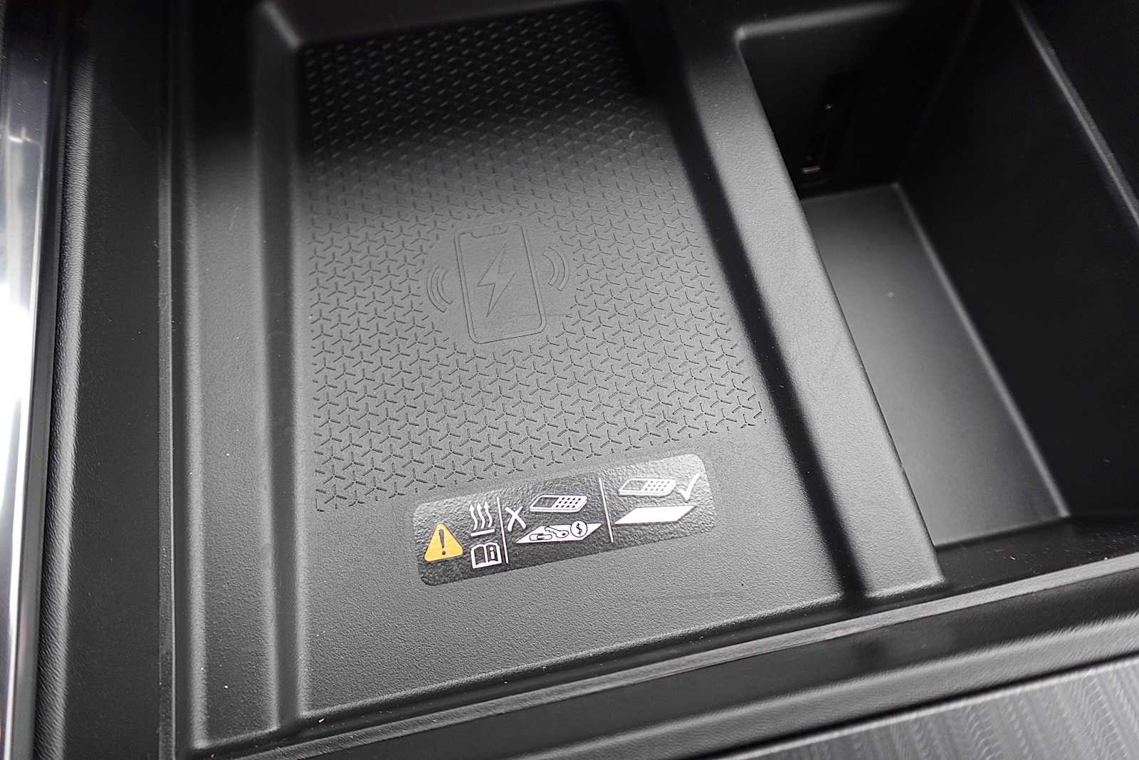 2026 GMC Acadia AT4 - Photo 23