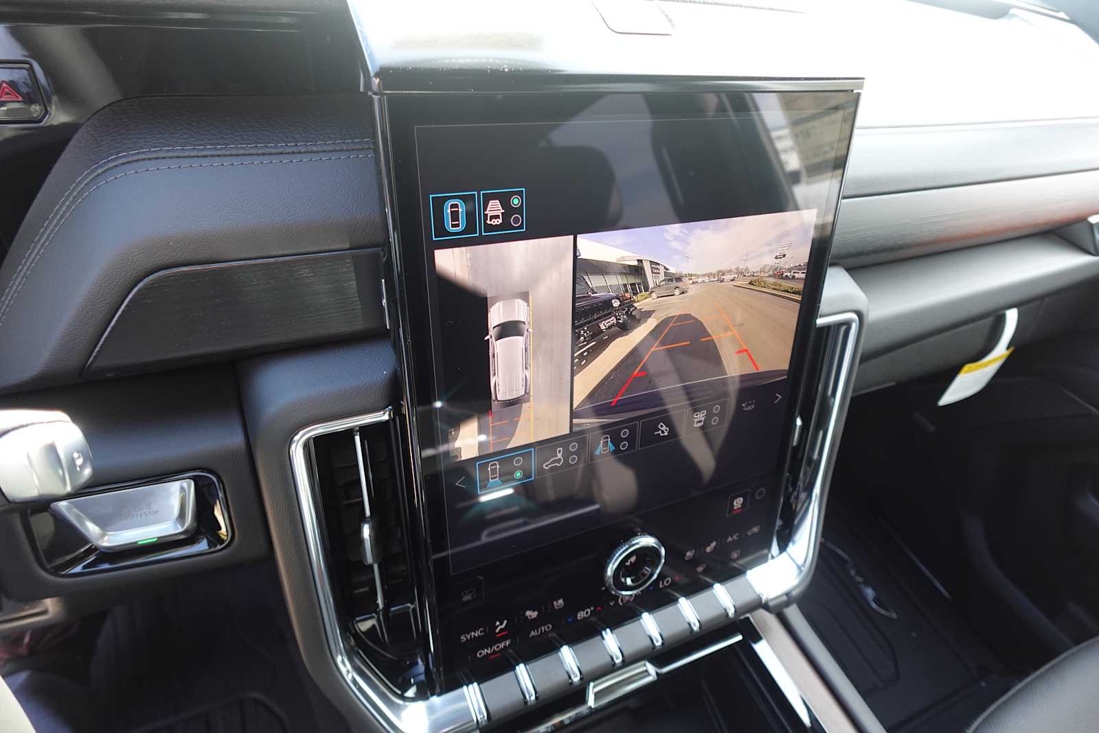 2026 GMC Yukon Denali - Photo 22