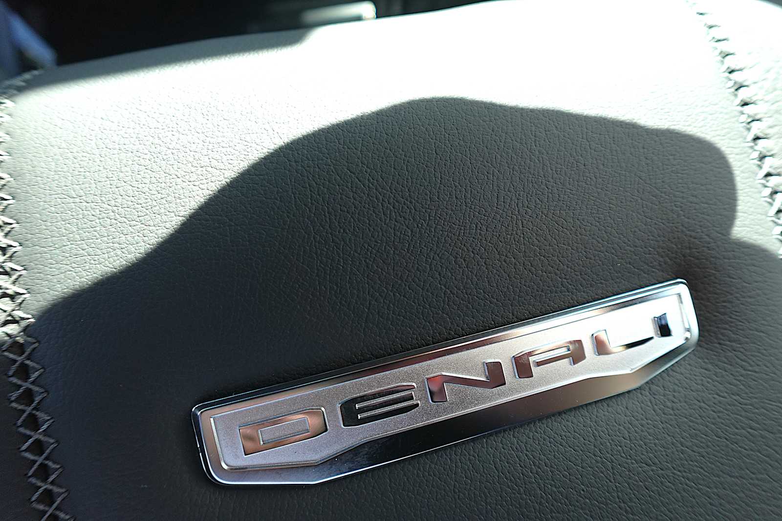 2026 GMC Yukon Denali - Photo 24