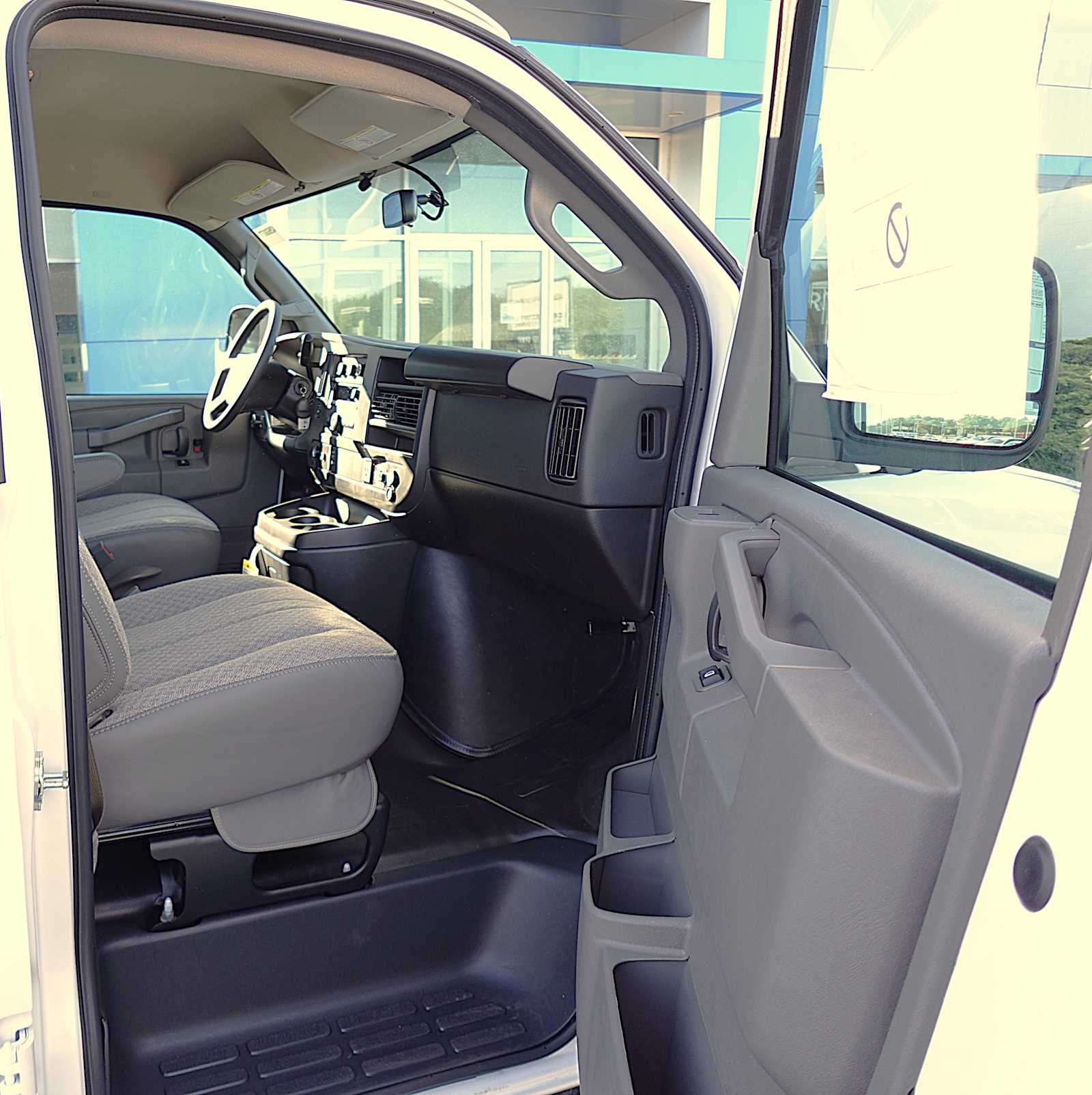 2026 GMC Savana Cargo Work Van - Photo 30
