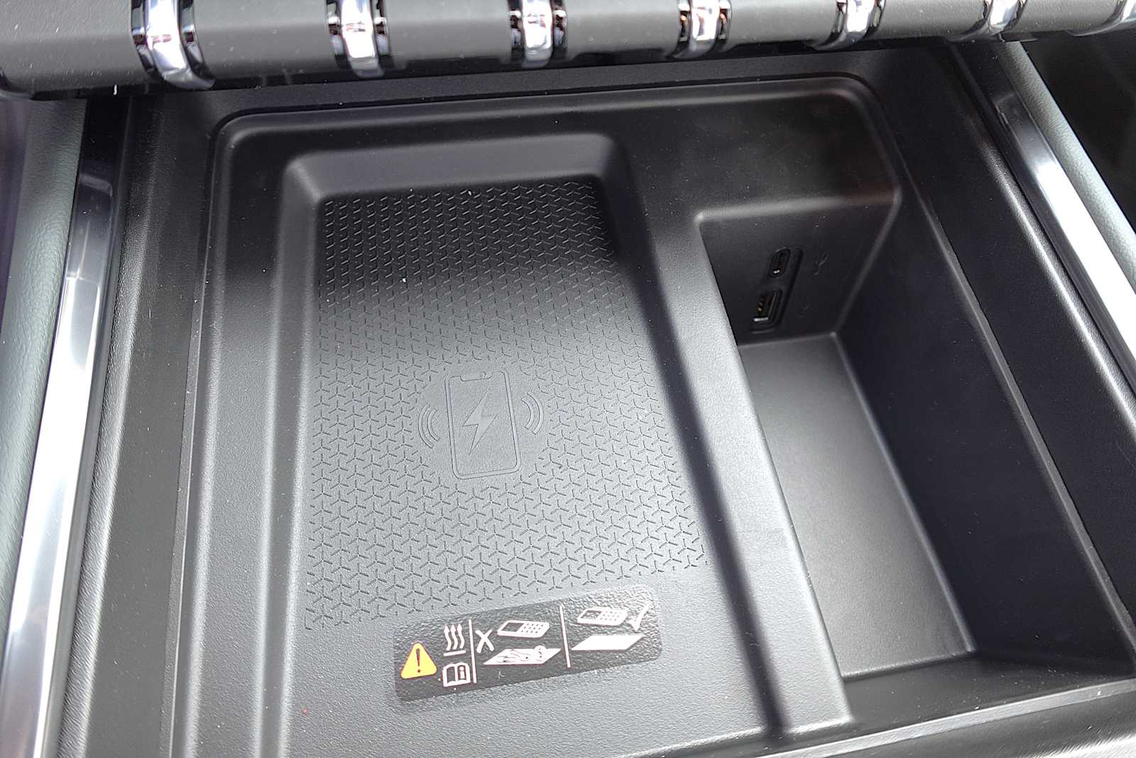 2026 GMC Acadia AT4 - Photo 19