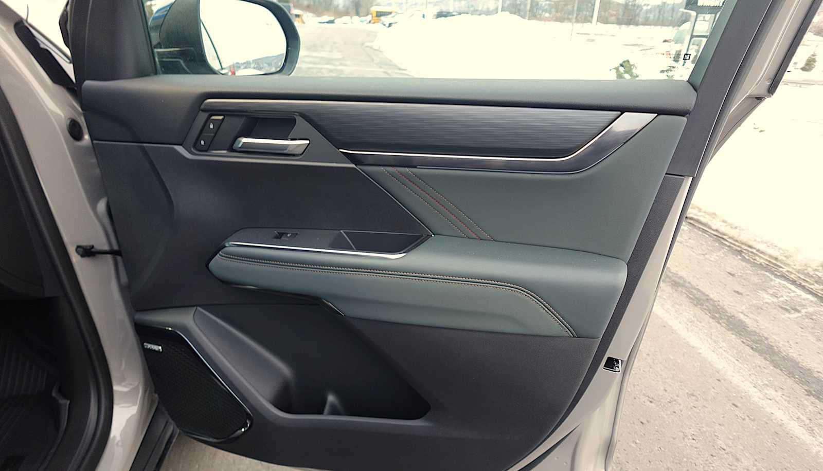 2026 GMC Acadia AT4 - Photo 32