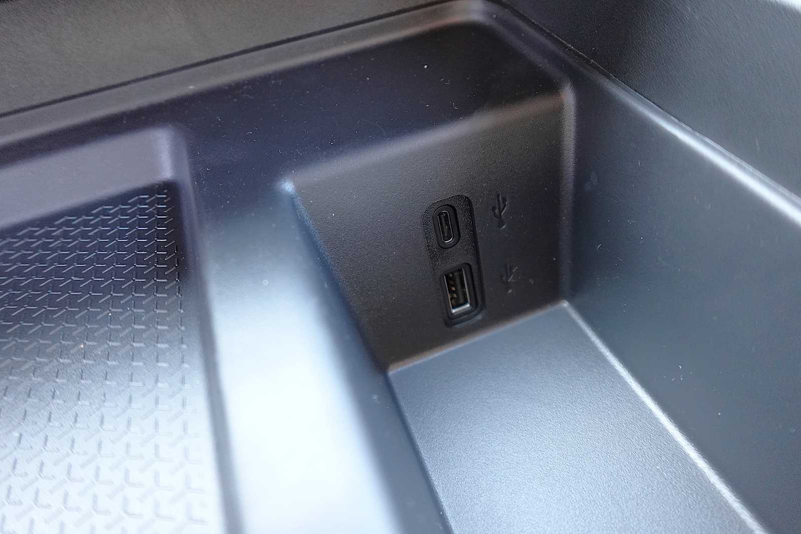 2025 GMC Acadia AT4 - Photo 24