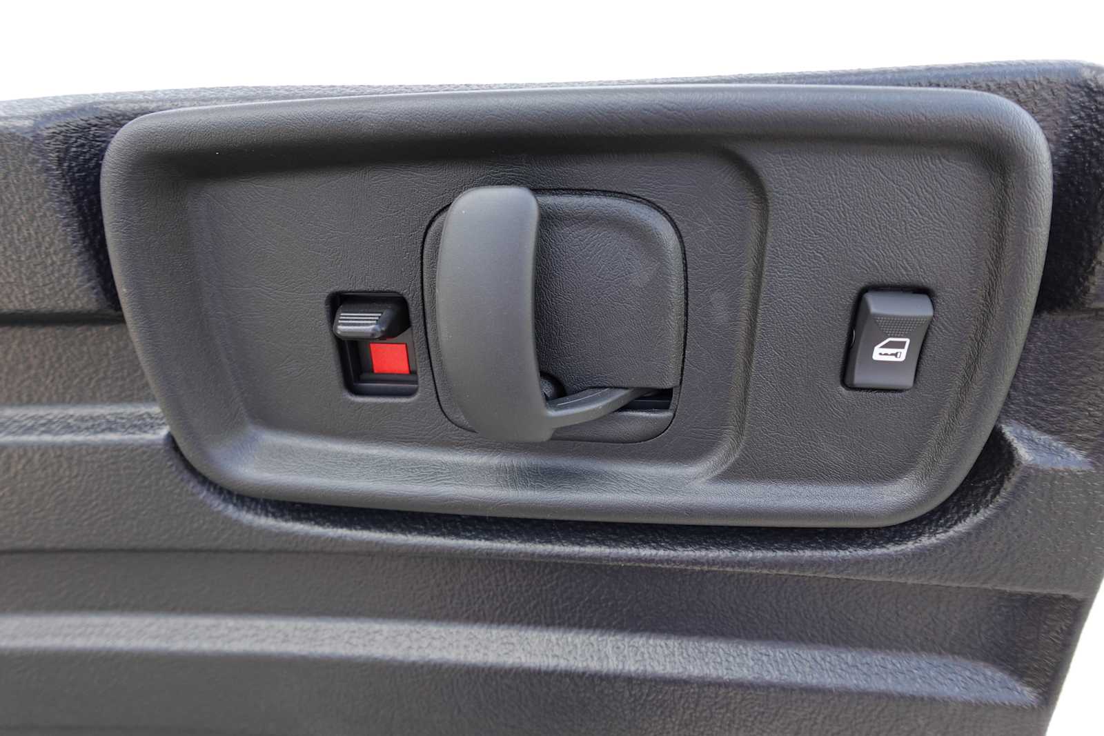 2025 GMC Savana Cargo Work Van - Photo 21