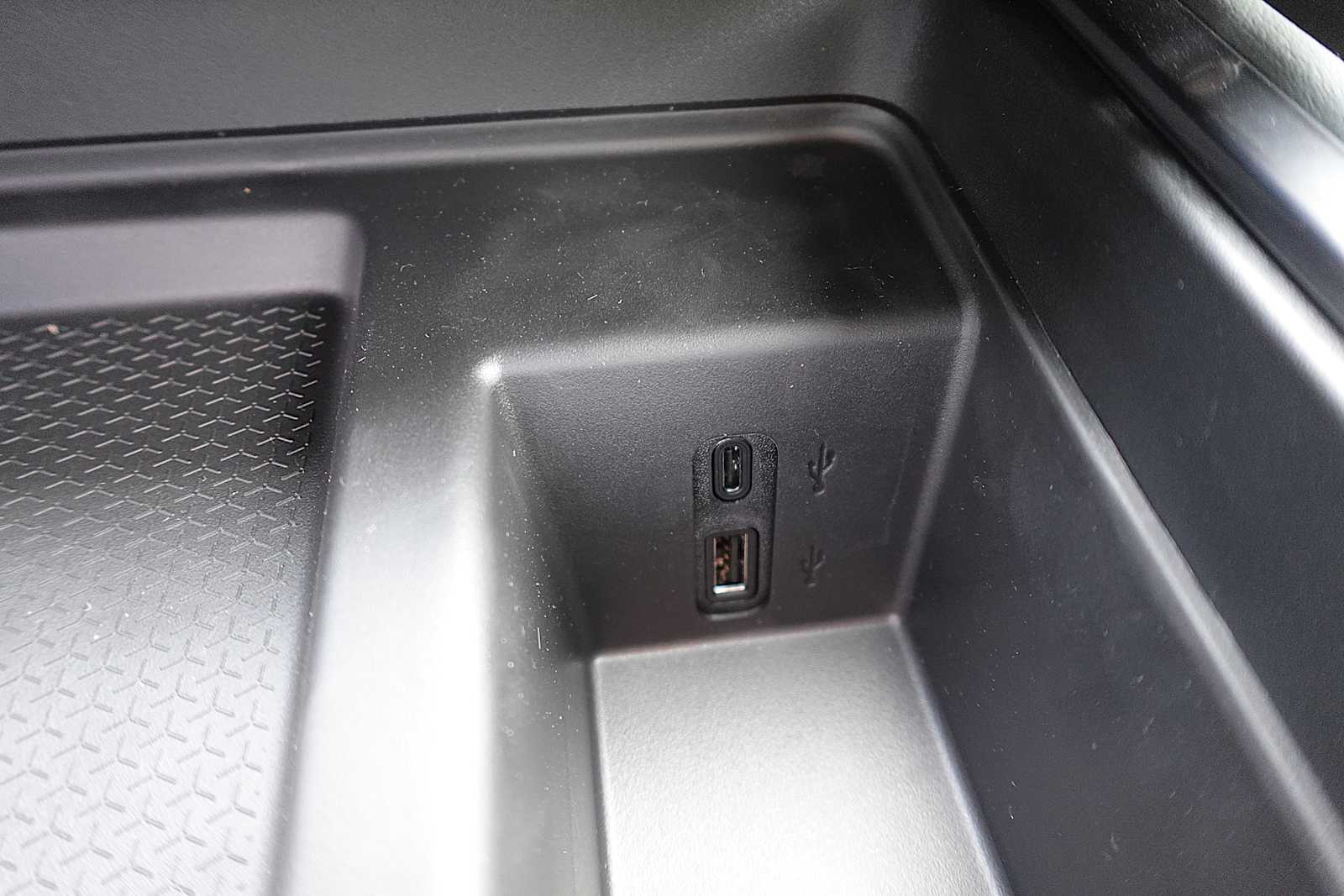 2026 GMC Acadia AT4 - Photo 20