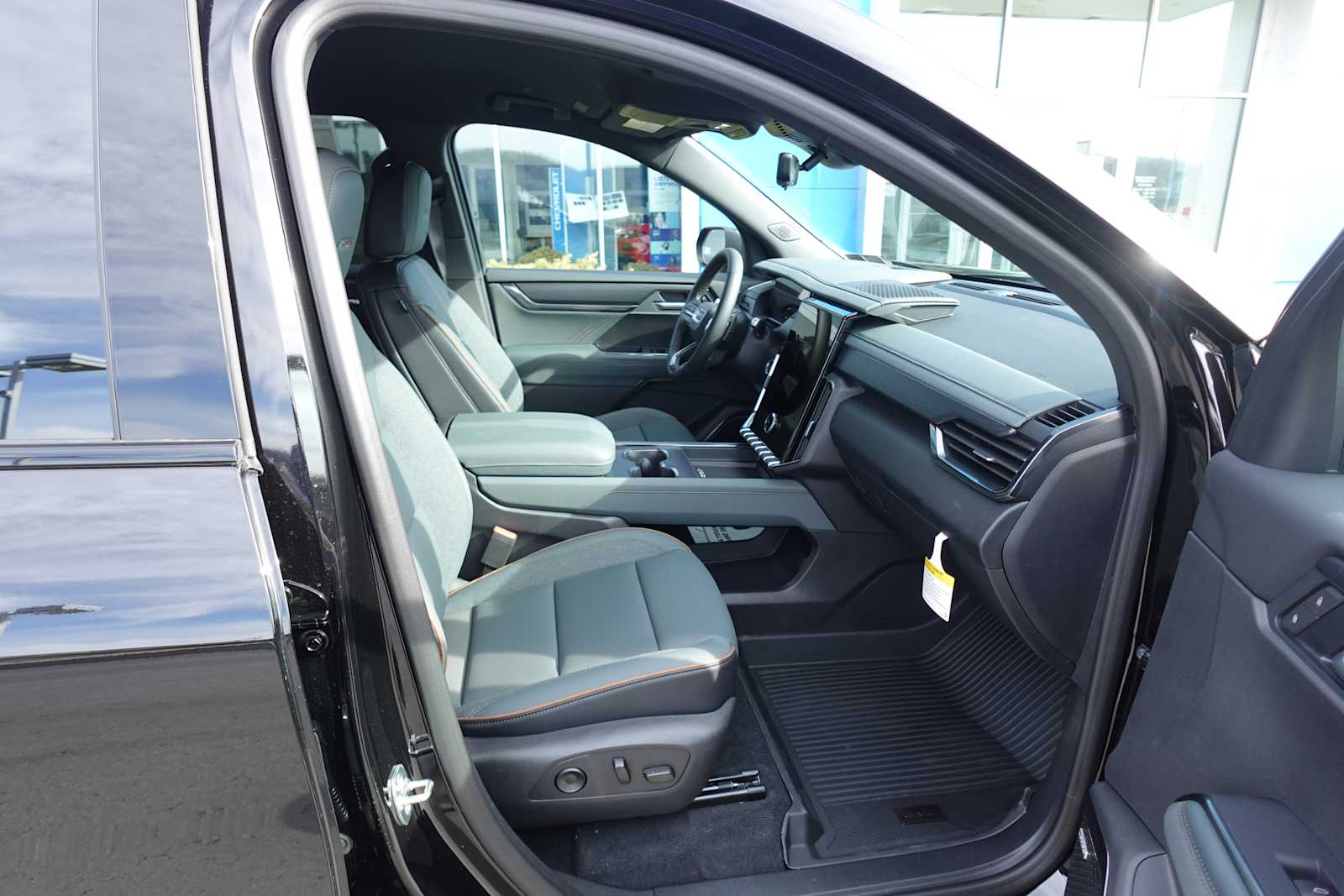2026 GMC Acadia AT4 - Photo 28