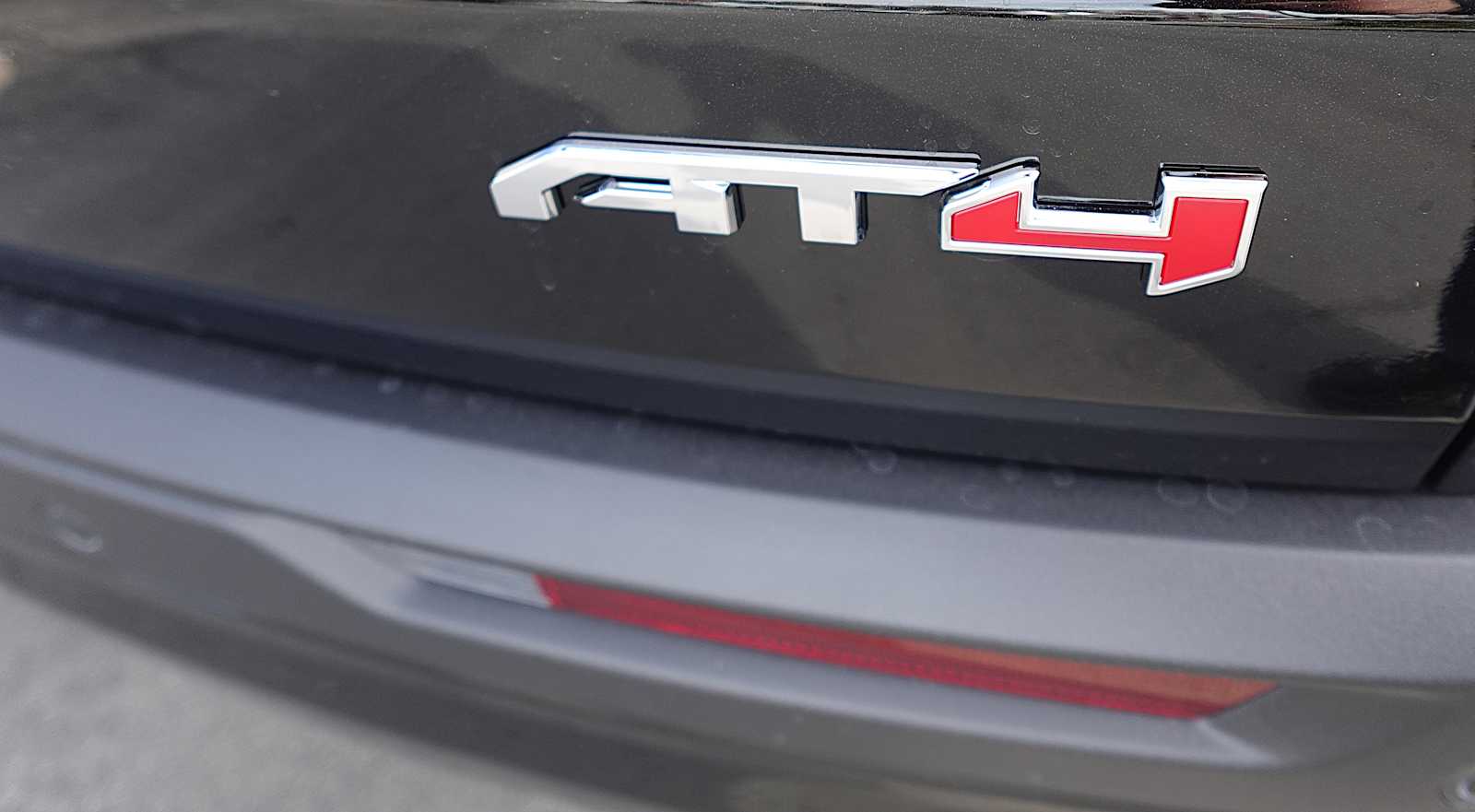 2026 GMC Acadia AT4 - Photo 9