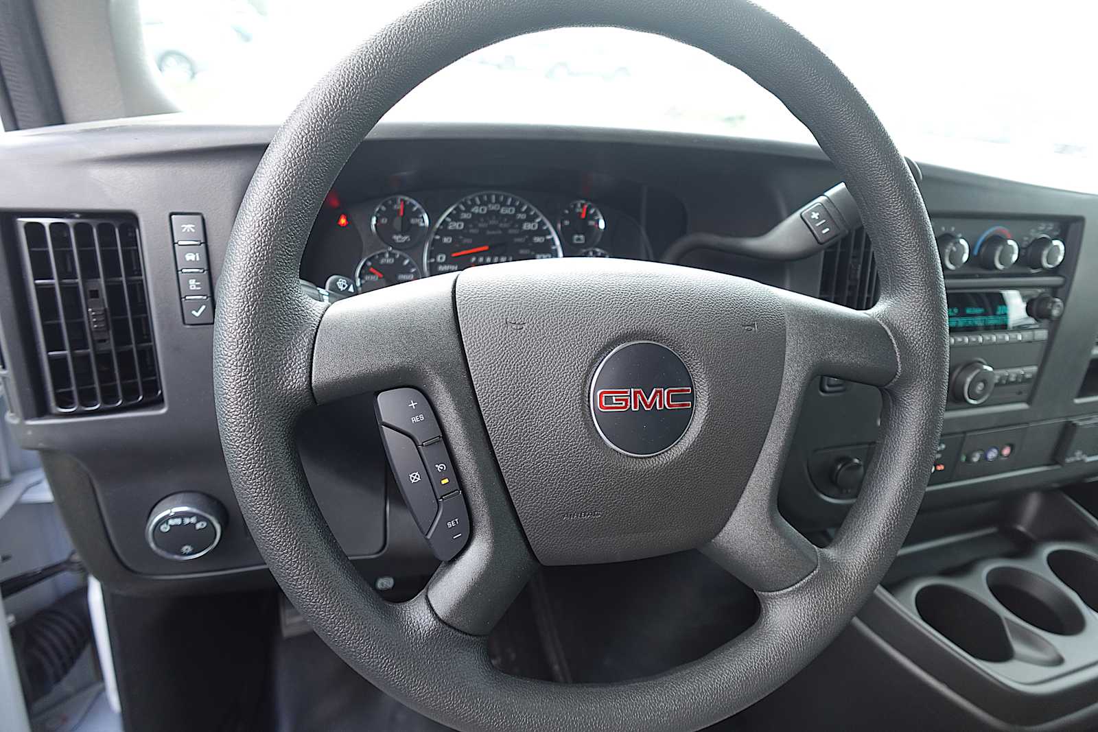 2025 GMC Savana Cargo Work Van - Photo 12