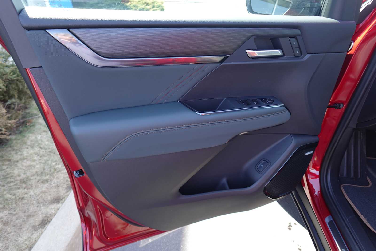 2025 GMC Acadia AT4 - Photo 13