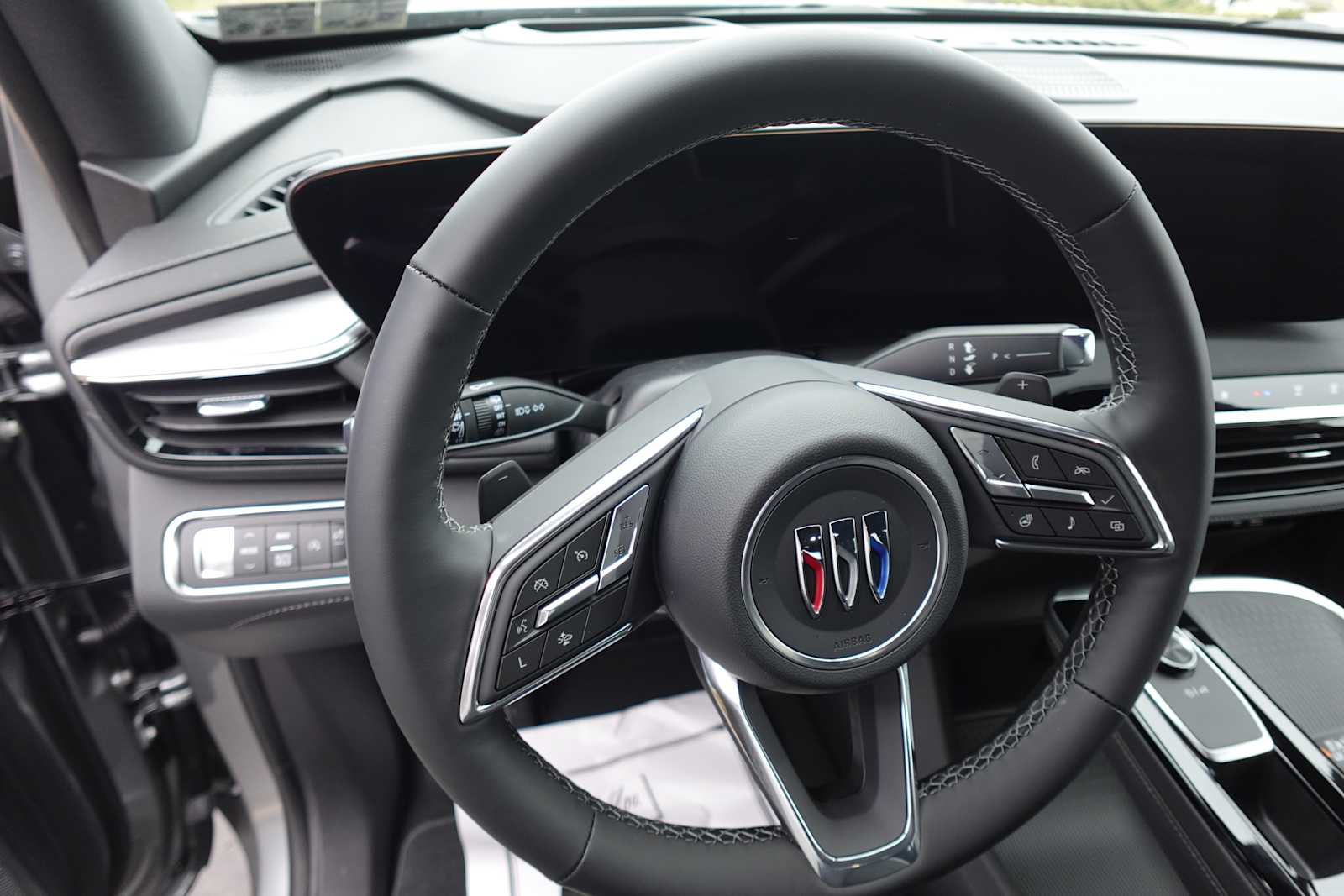 2025 Buick Enclave Preferred - Photo 15