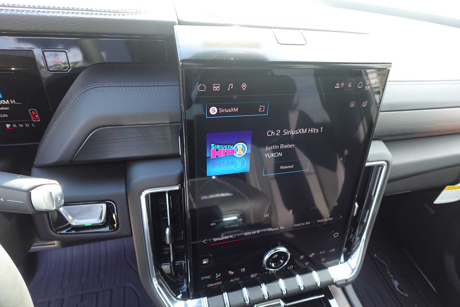 2026 GMC Yukon Denali - Photo 20