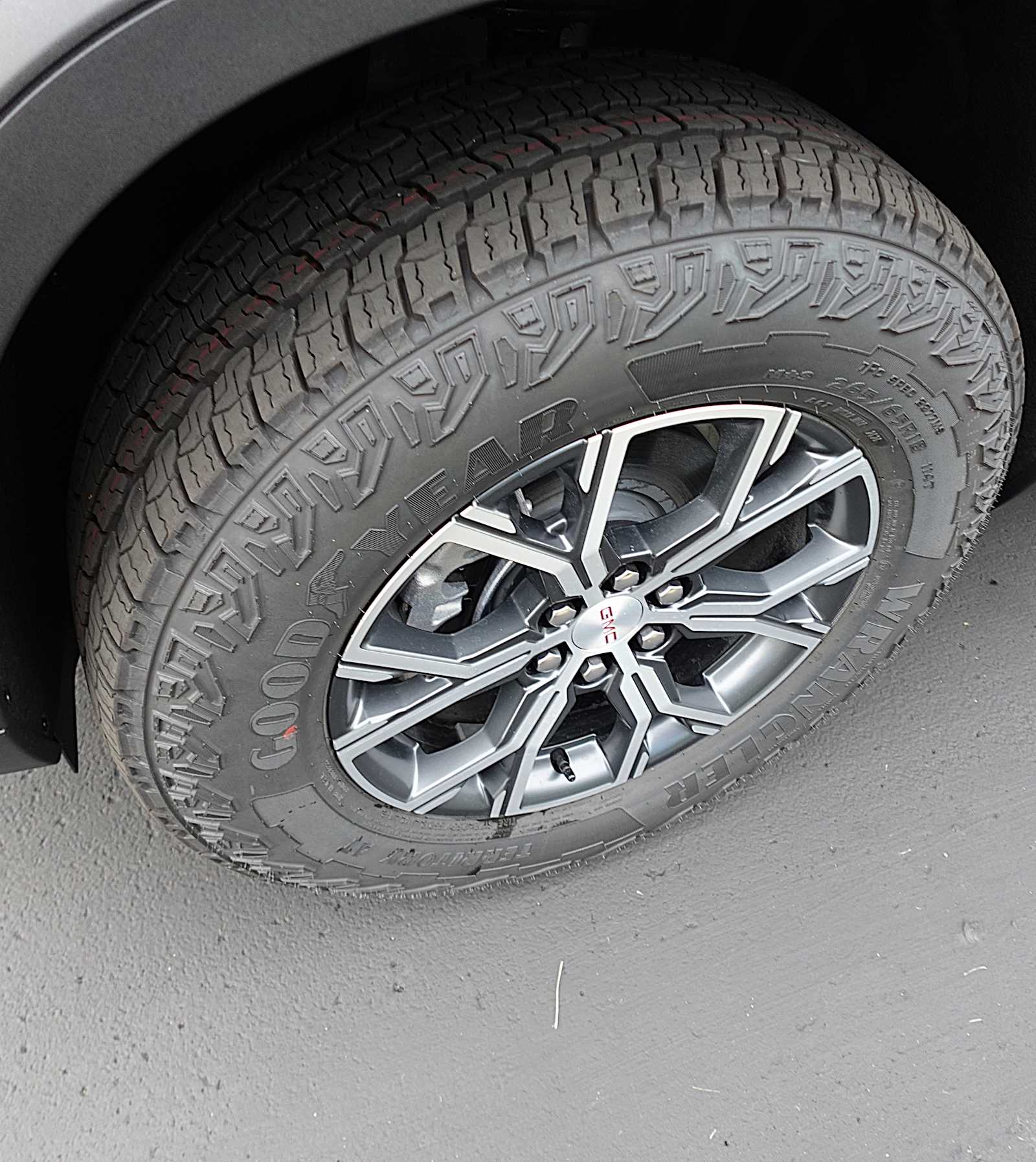 2026 GMC Acadia AT4 - Photo 36
