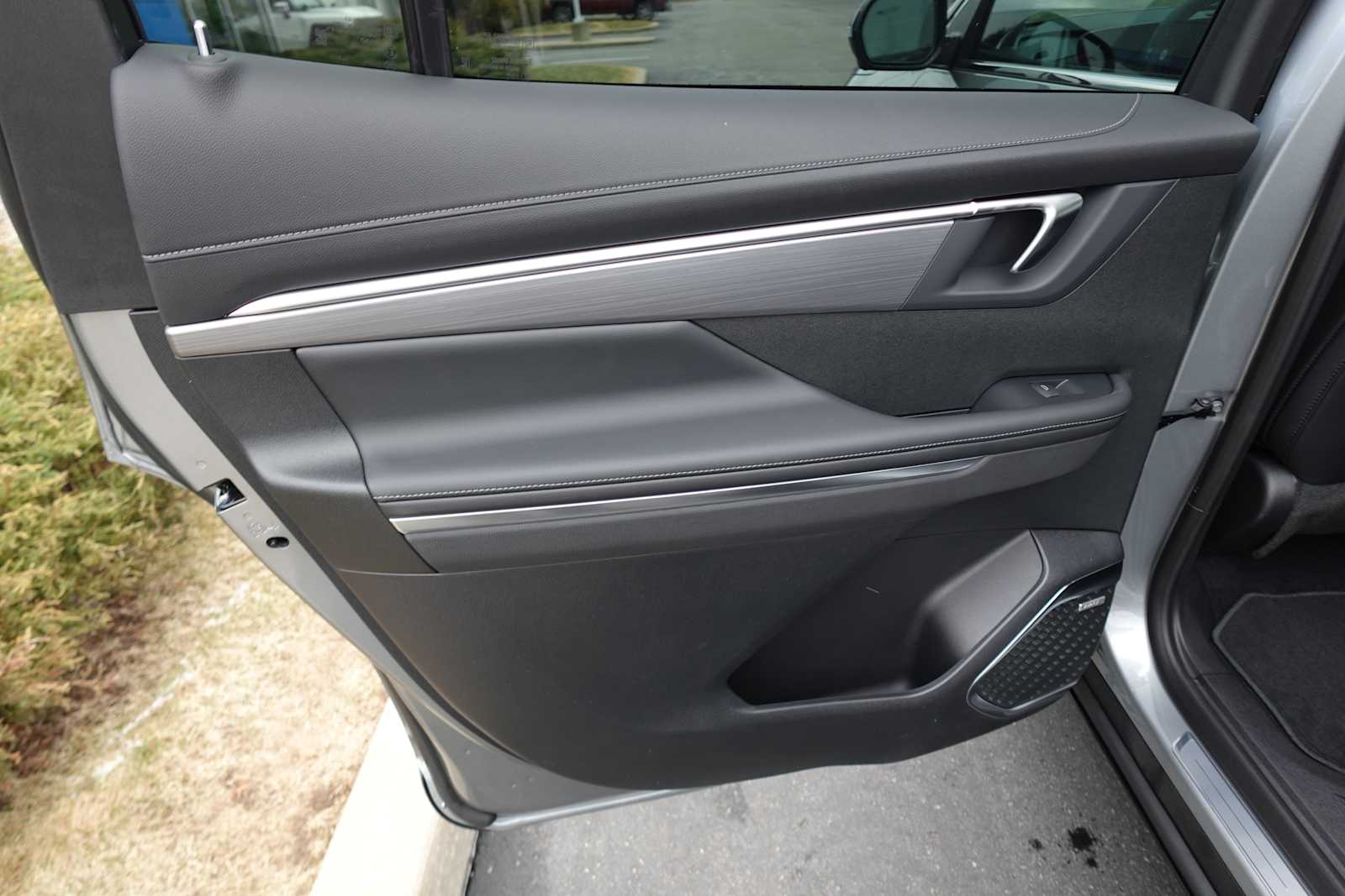 2025 Buick Enclave Preferred - Photo 25
