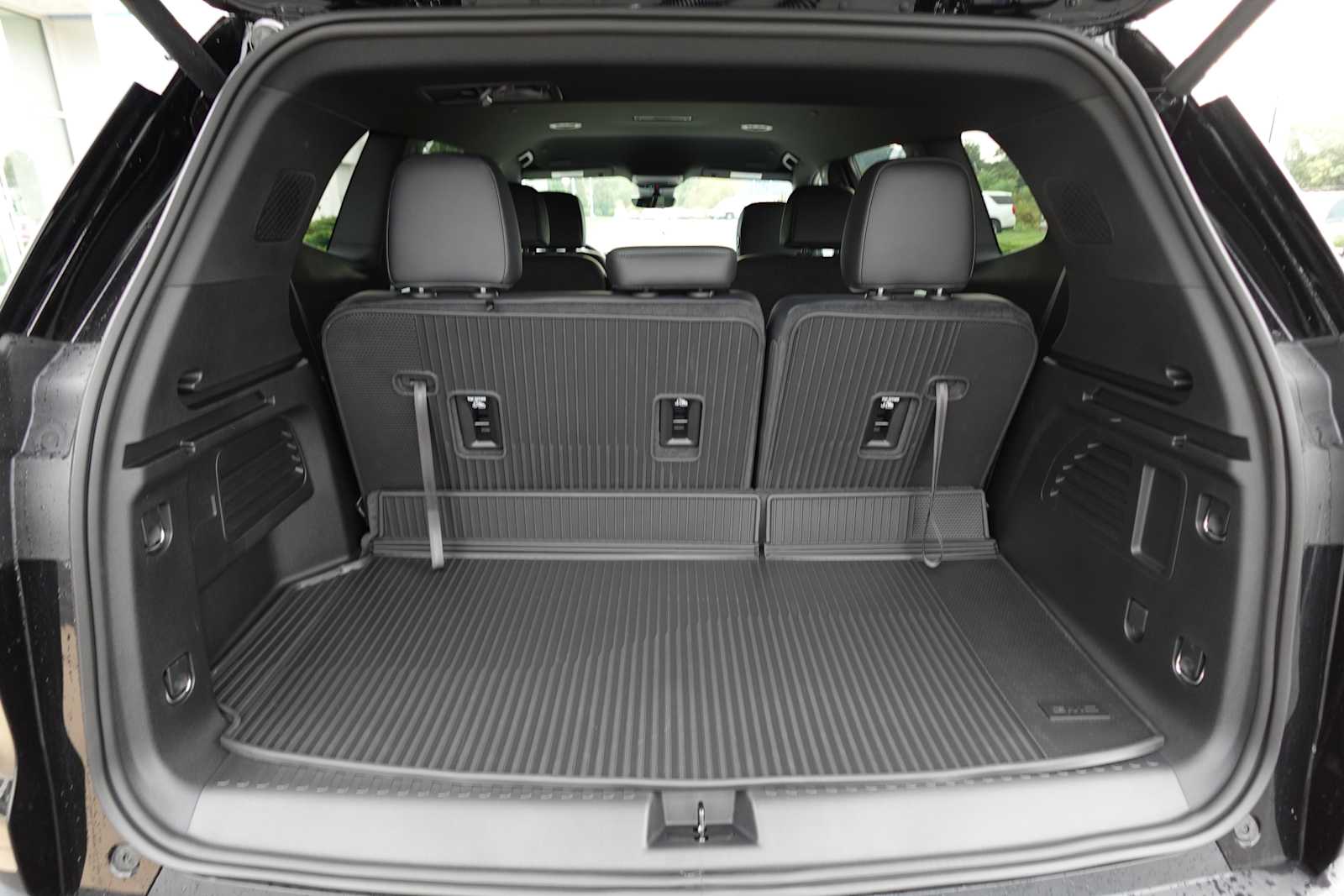 2026 GMC Acadia AT4 - Photo 30