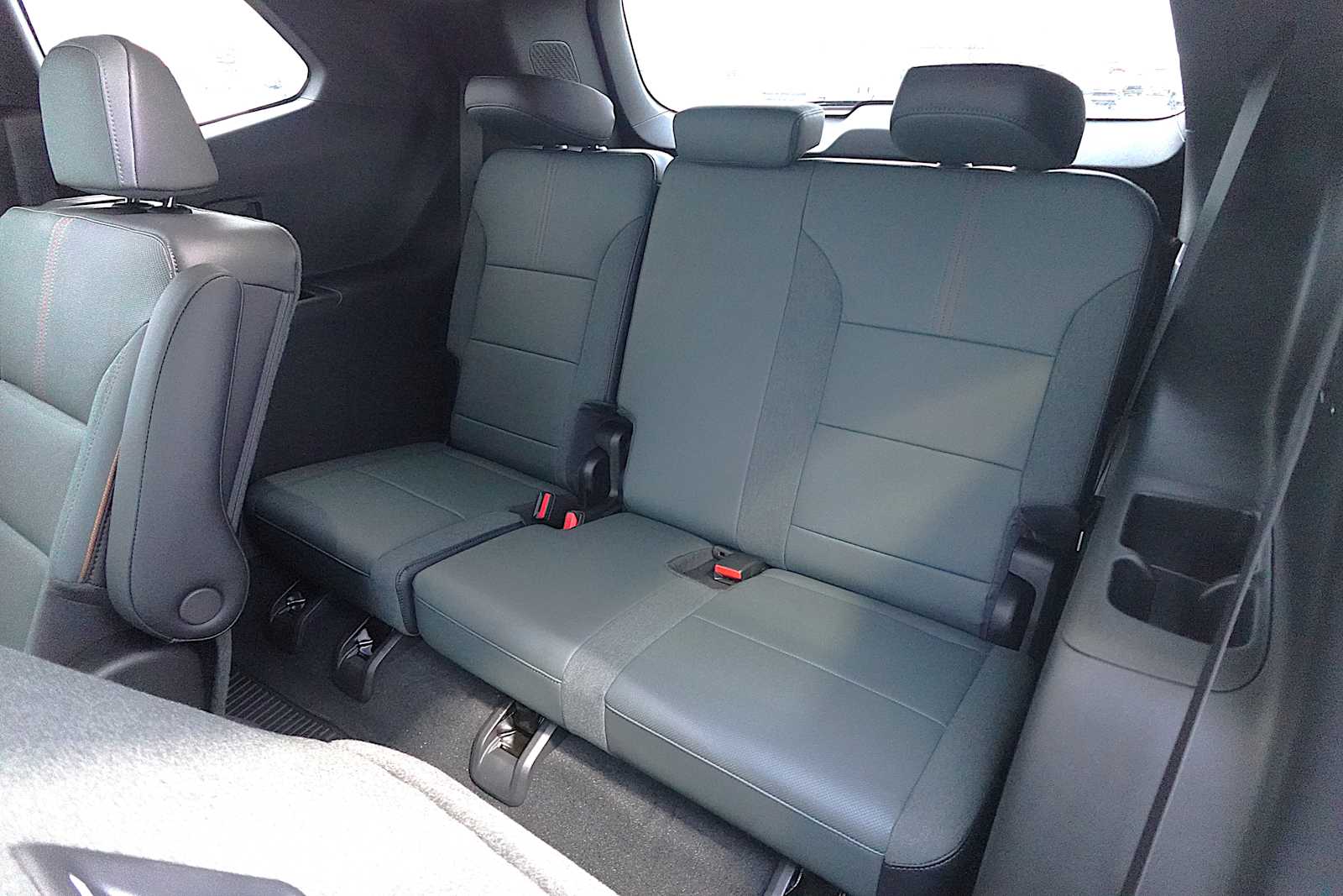 2026 GMC Acadia AT4 - Photo 28