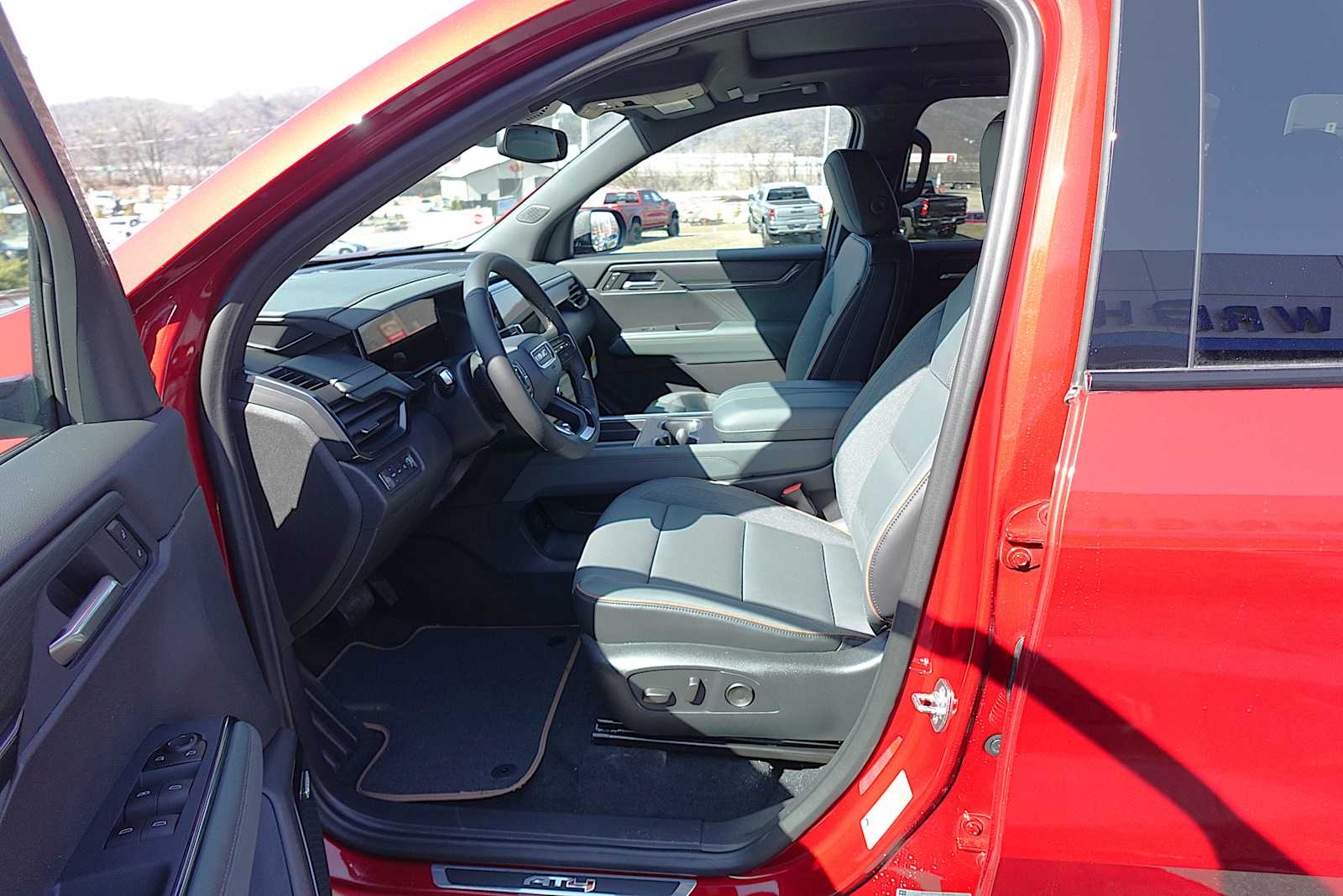 2025 GMC Acadia AT4 - Photo 15