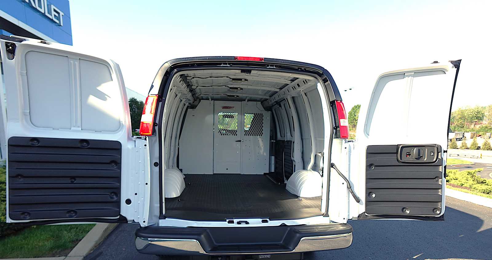 2026 GMC Savana Cargo Work Van - Photo 21