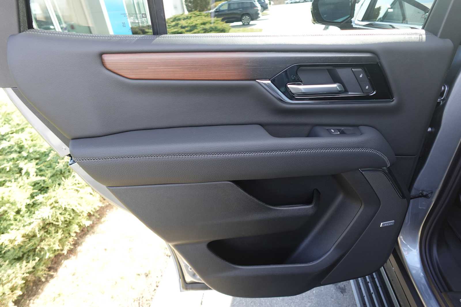 2026 GMC Yukon Denali - Photo 26