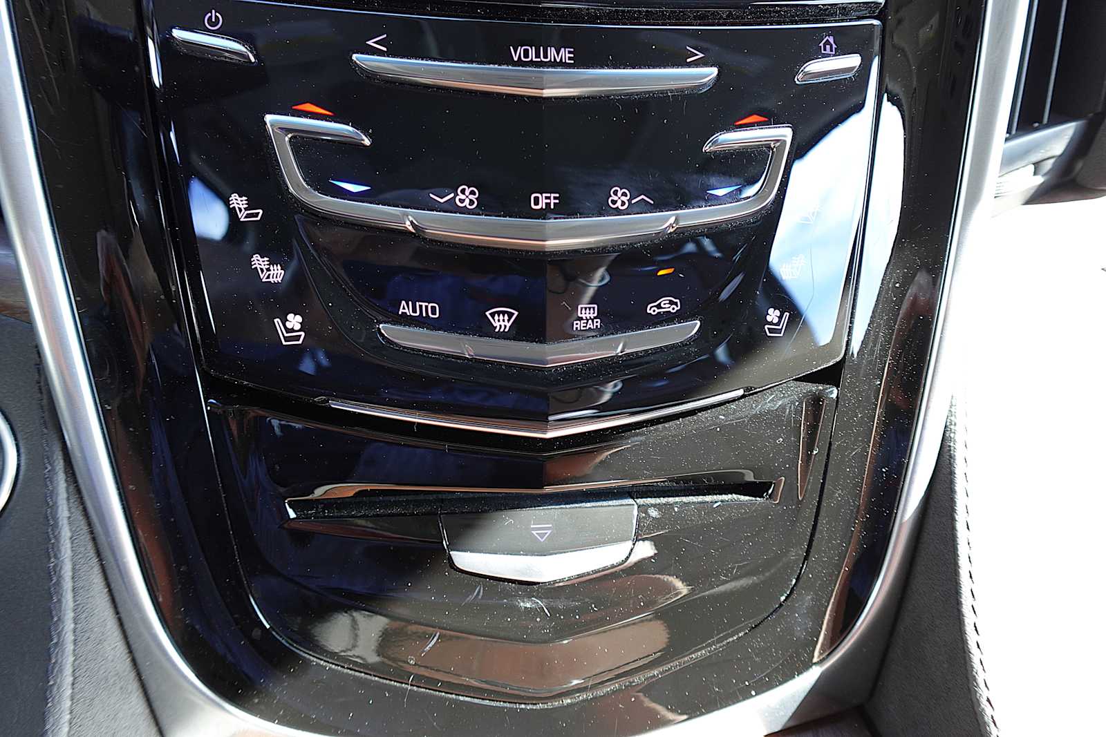 2019 Cadillac Escalade Luxury - Photo 18